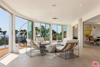 Presenting the Malibu Water Tower House - an iconic - photo 2