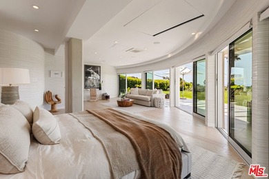 Presenting the Malibu Water Tower House - an iconic - photo 4