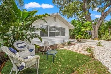 Charming and updated Turnkey  Bungalow in the Heart of Bradenton - photo 8