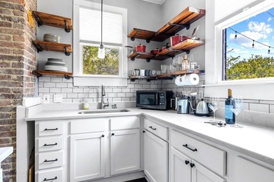 A classic Charleston Single style (currently in dual residence - photo 11