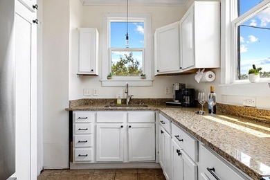 A classic Charleston Single style (currently in dual residence - photo 27