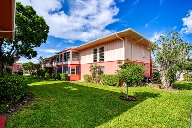 Welcome to the good life at Golf's Edge, a charming residence - photo 46