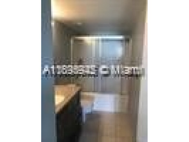 1/1Beautiful apartment with great views, close to many amenities