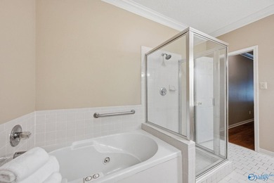 Prime location! This beautiful 3-bedroom, 2.5-bath townhome in - photo 16