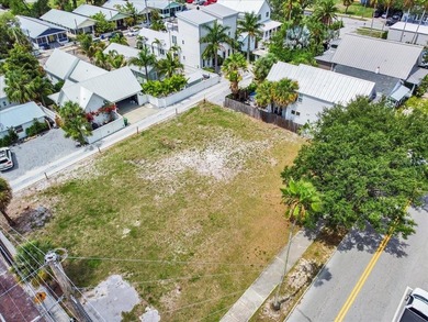 To be built: 3 story, 4 bedroom, with Den, 4.5 baths. Zoned - photo 1