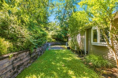 Welcome to 139 Mohawk Trail, a charming log cabin-style home - photo 25