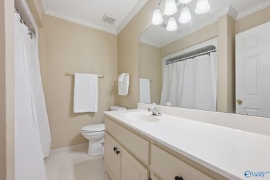 Prime location! This beautiful 3-bedroom, 2.5-bath townhome in - photo 28