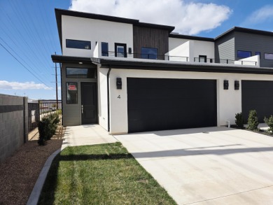 Virgin River Townhome/Townhouse For Sale in Hurricane Utah