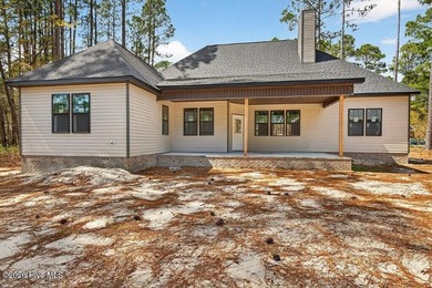 4 bedrooms, 3.5 baths, PLUS a bonus room!! The master suite is a - photo 4