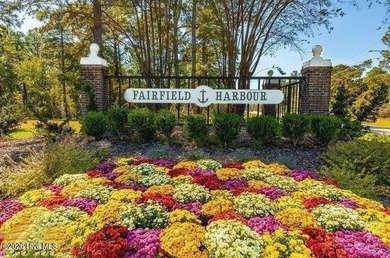 4 bedrooms, 3.5 baths, PLUS a bonus room!! The master suite is a - photo 6
