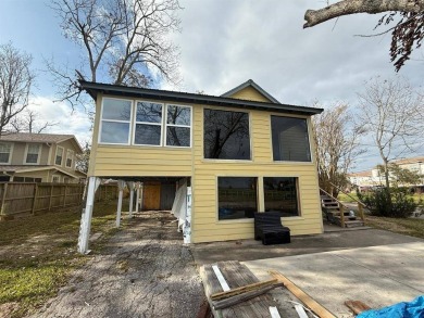 (private lake, pond, creek) Home For Sale in La Porte Texas