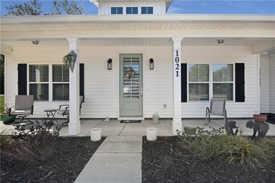 Beautiful 3-bedroom, 2.5-bath home built in 2022 and situated on - photo 3