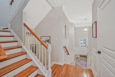 Well-appointed Brightwaters Model 2 story townhouse located in - photo 13
