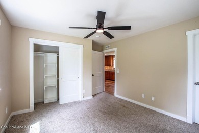 One-level home, built in 2020 with very tasteful finishes - photo 14