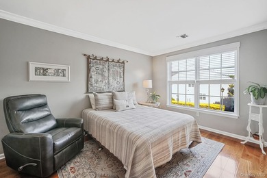 Well-appointed Brightwaters Model 2 story townhouse located in - photo 18