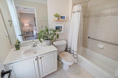 Well-appointed Brightwaters Model 2 story townhouse located in - photo 20