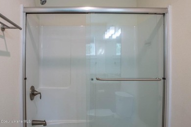 One-level home, built in 2020 with very tasteful finishes - photo 21