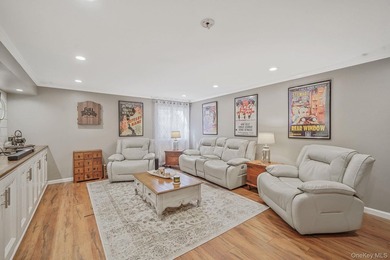 Well-appointed Brightwaters Model 2 story townhouse located in - photo 24