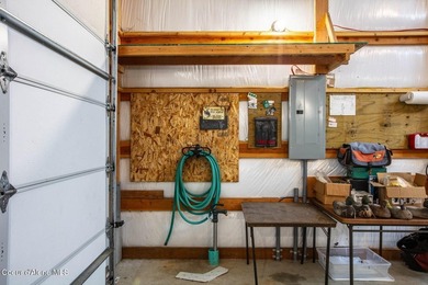 One-level home, built in 2020 with very tasteful finishes - photo 26