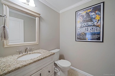 Well-appointed Brightwaters Model 2 story townhouse located in - photo 27