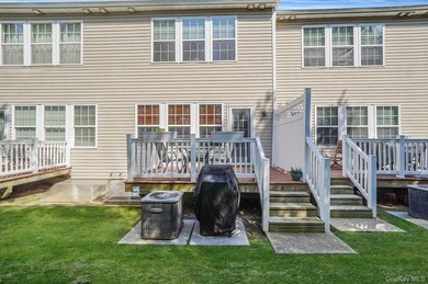 Well-appointed Brightwaters Model 2 story townhouse located in - photo 30