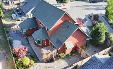 Coastal, Beautifully designed and immaculately maintained 3287 - photo 1