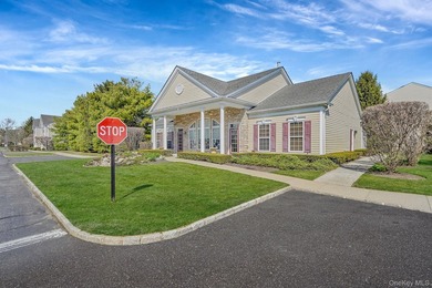 Well-appointed Brightwaters Model 2 story townhouse located in - photo 37
