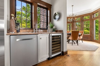 Perched above Ipswich Bay on a gentle rise in coveted Norwood - photo 12