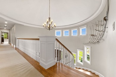 Perched above Ipswich Bay on a gentle rise in coveted Norwood - photo 20
