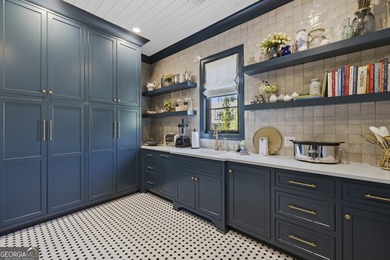 Welcome to 1120 Neary Ridge, an extraordinary transitional-style - photo 48
