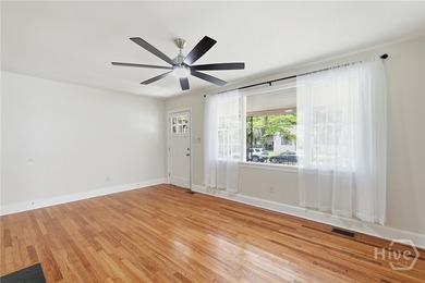 3BR/1BA Craftsman-Style Home with Timeless Character in Victory - photo 10