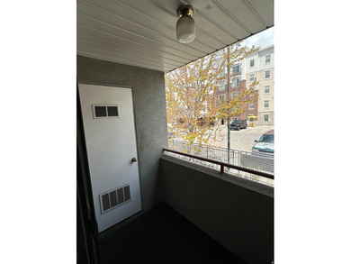 Parkside Condominiums is located in a quiet neighborhood only 3 - photo 22
