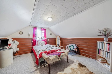 Welcome to this spacious and well-maintained home in the - photo 26