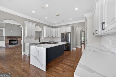 Welcome to your own private resort in the highly sought-after - photo 27