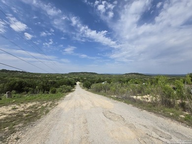 Come see this Texas Hill Country retreat in a neighborhood with - photo 3