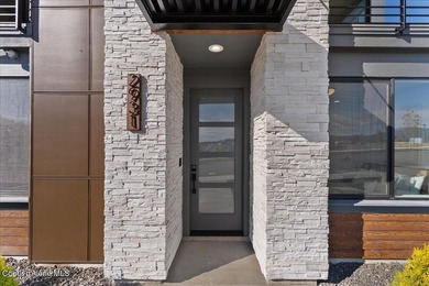 Experience exceptional living in the Atlas Waterfront Carlin - photo 4