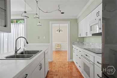 Lovely 3-bedroom, 3 bath, 1840 square feet condo/townhouse in - photo 5