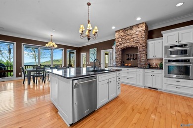 This fabulous 13 acre estate-fully stocked pond, amazing bluff - photo 13