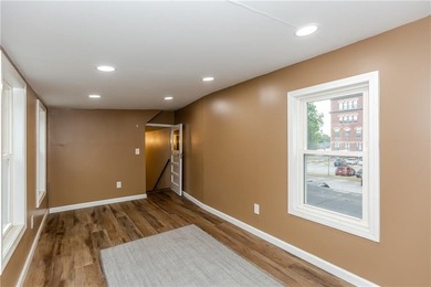 Opportunity knocks with this 2 bed *side by each* townhouse - photo 21