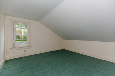 Opportunity knocks with this 2 bed *side by each* townhouse - photo 29