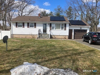 Phipps Lake Home For Sale in West Haven Connecticut