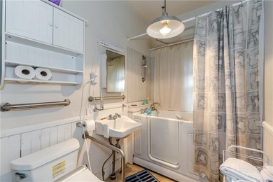 Opportunity knocks with this 2 bed *side by each* townhouse - photo 32