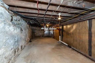 Opportunity knocks with this 2 bed *side by each* townhouse - photo 36
