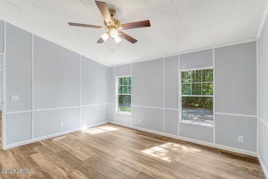 Fully renovated 4 bed, 2 bath mobile home offering modern - photo 16