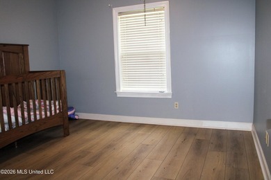 Located in South DeSoto Estates on 1.52 acres in the - photo 20