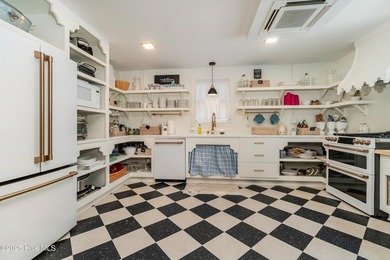 Wonderful Location and Wonderful Cottage! This beautifully - photo 22