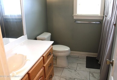 Located in South DeSoto Estates on 1.52 acres in the - photo 22