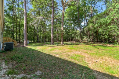 Fully renovated 4 bed, 2 bath mobile home offering modern - photo 23