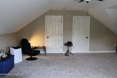 Located in South DeSoto Estates on 1.52 acres in the - photo 24