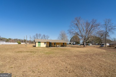 Lake Home For Sale in Centre, Alabama